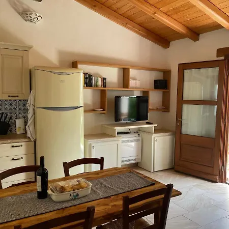Casa Vacanze Il Pino, Holiday home *