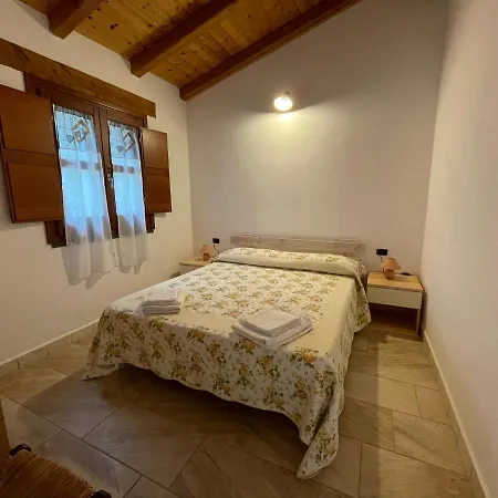 Casa Vacanze Il Pino, Holiday home